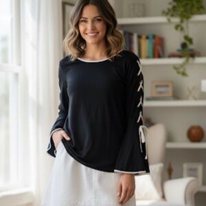 NWT Cable & Gauge Black Bell Sleeve Tunic Top White Piping Lace-Up Grommet M NEW